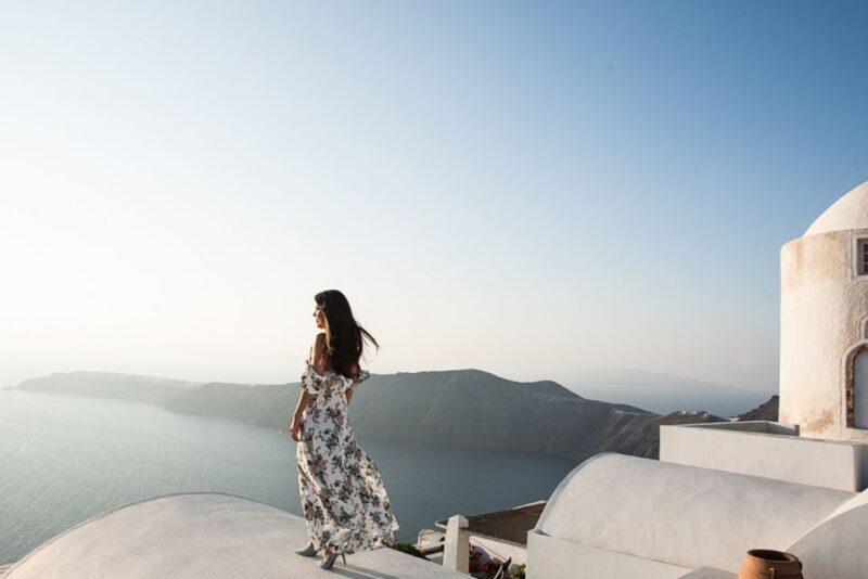 30 Photoshoot in Oia! 30 edited photos! Effortless & Fun! - Exploring the Experience in Detail