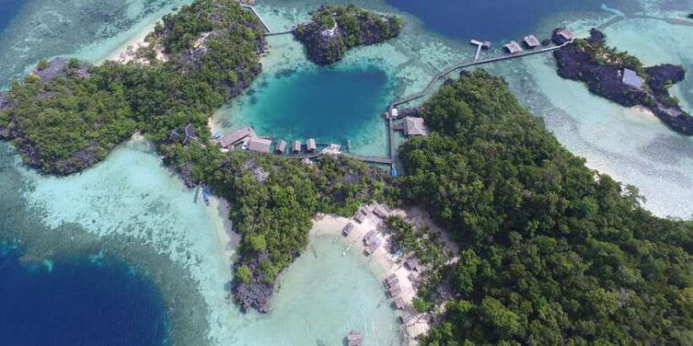 3d2n-labengki-sombori-island-private-tour-from-kendari