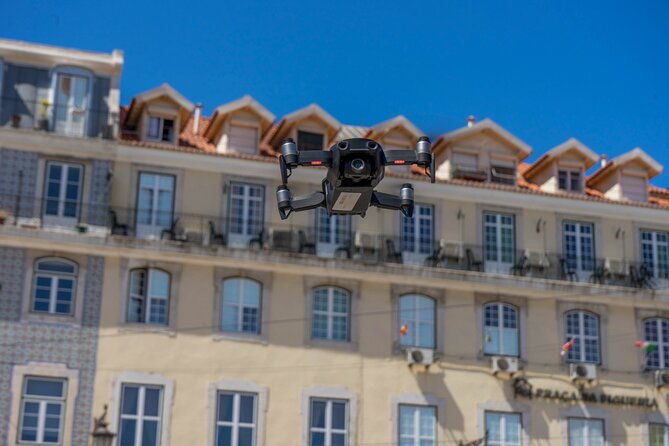 3h-lisbon-and-its-flavors-tuk-tuk-tour