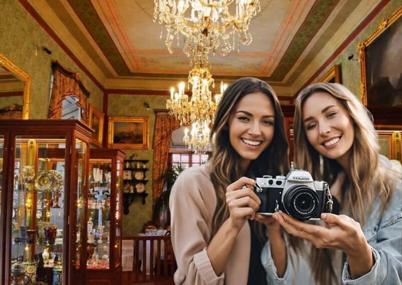 3h Royal Castle Tour, Interior, Pralines, Coffee & Dessert - A Detailed Look at the Český Krumlov Castle Experience