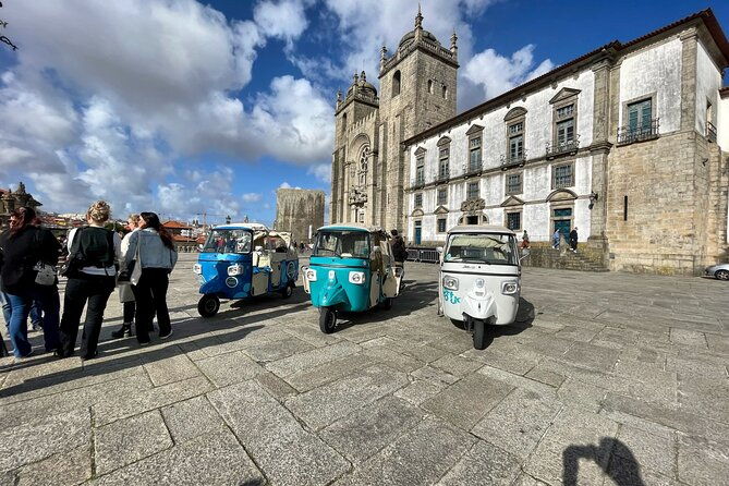 3h30-tour-in-porto-by-tuk-tuk
