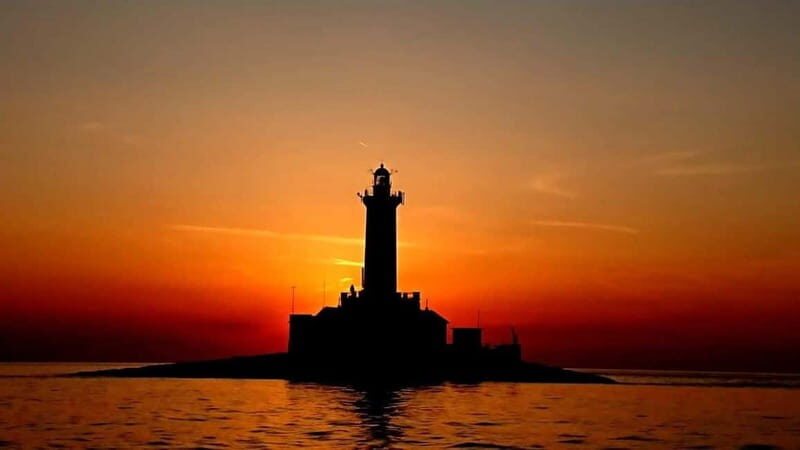 3hours Dolphin Sunset watching with unlimited drinks +dinner - Who Would Love This Tour?
