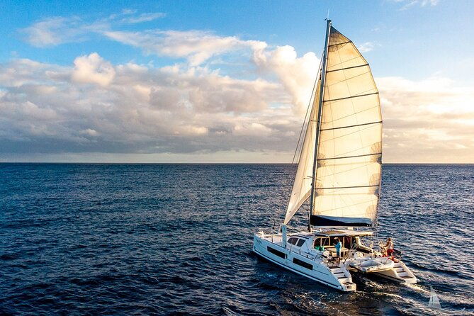 3hr-luxury-private-sailing-catamaran-in-waikiki-for-1-to-6-people