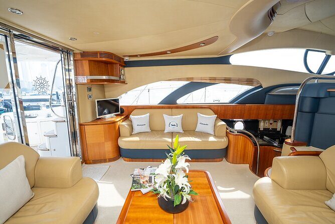 3hr Yacht- Palm Jumeirah with FREE Snacks and 30 Min Seabob - FAQs