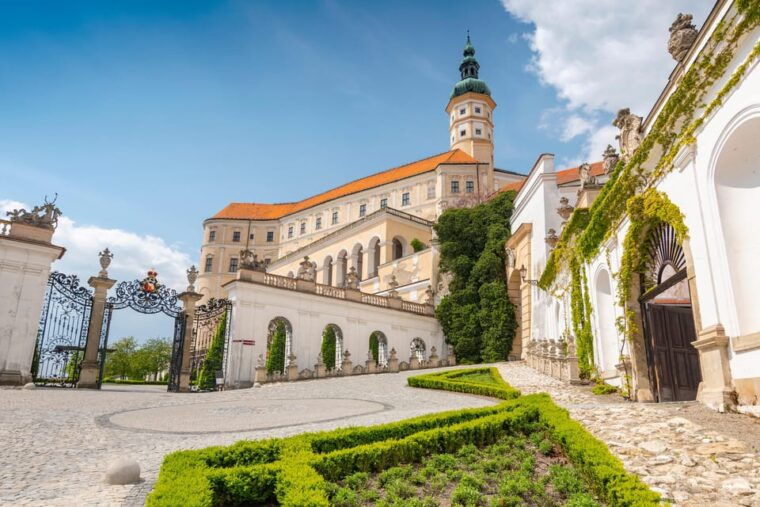 4-castles-private-day-trip-from-vienna-to-south-moravia