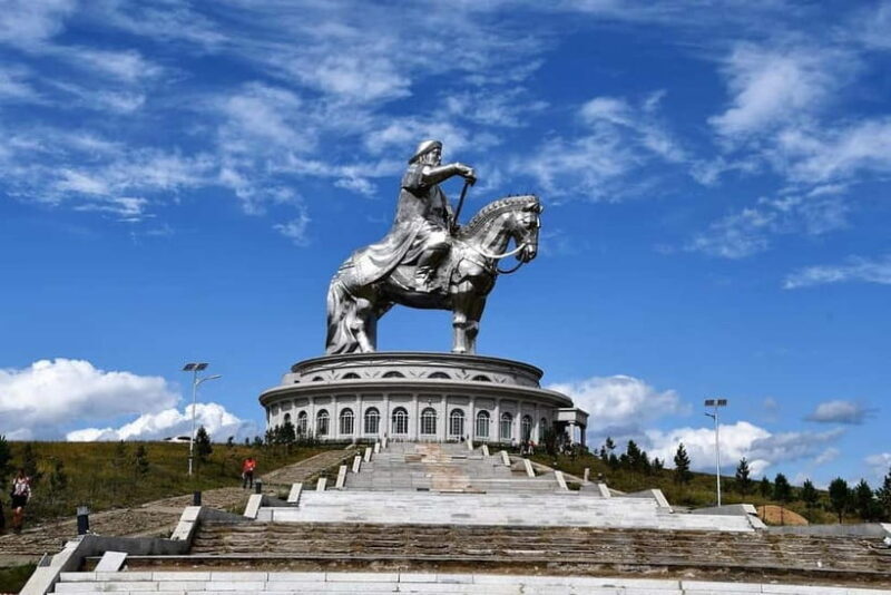 4 Day Best of Central Mongolia tour, Chinggis Khan statue - What’s Included and What to Know