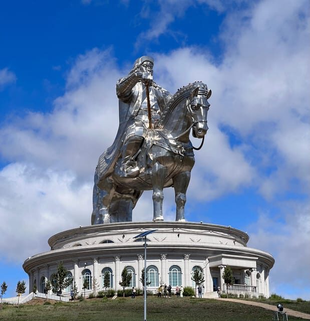 4 Day Best of Central Mongolia tour, Chinggis Khan statue - Who Will Love This Tour?