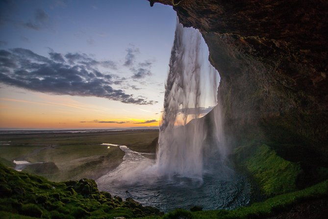 4-day-blue-ice-cave-south-coast-golden-circle-snaefellsnes-northern-lights