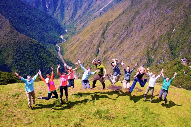 4-day-inca-trail-to-machu-picchu-group-service