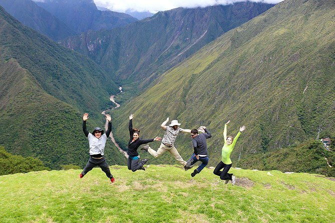 4-day-inca-trail-to-machu-picchu-group-service