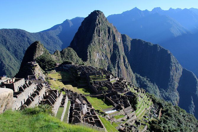 4-day-inca-trail-to-machu-picchu-group-service