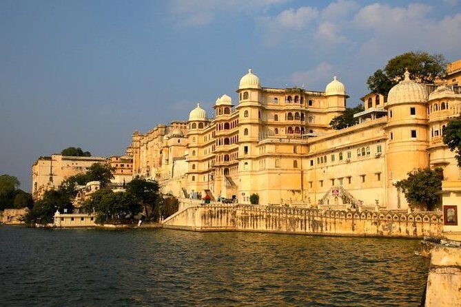 4-Day Tour to Udaipur, Jaipur, Delhi from Mumbai with one-way Commercial Flight - Key Points