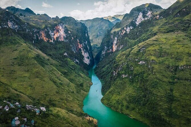 4 Days 3 Nights Karst Plateau Geopark Tour from Hanoi - An In-depth Look at the 4-Day Ha Giang Karst Plateau Geopark Tour