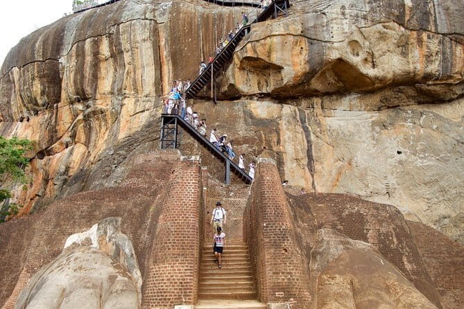 4 Days Amazing Sri Lanka -Colombo, Sigiriya, Kandy, Nuwara Eliya - FAQ