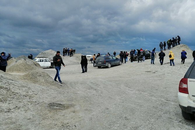 4 Days Tour: Airport Pickup + Old City + Night Tour + Day Trip Baku + Gabala - FAQs