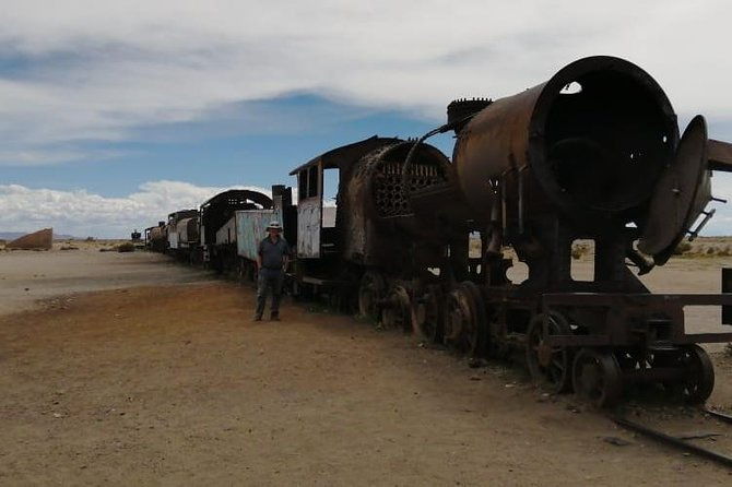 4-days-uyuni-salt-flats-with-english-guide-by-bus-from-la-paz
