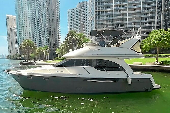 4-hour-42-meridian-yacht-rental-with-captain-in-miami-florida