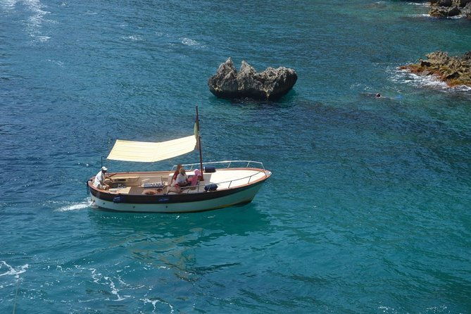 4-hour-boat-tour-to-discover-capri