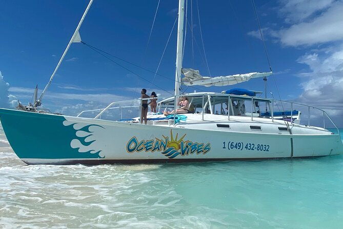 4-hour-catamaran-sail-and-snorkel-tour-from-grace-bay