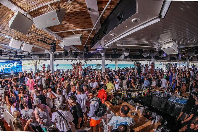 4-hour-day-party-at-beach-clubs-in-mykonos