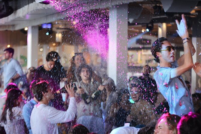 4-hour-day-party-at-beach-clubs-in-mykonos