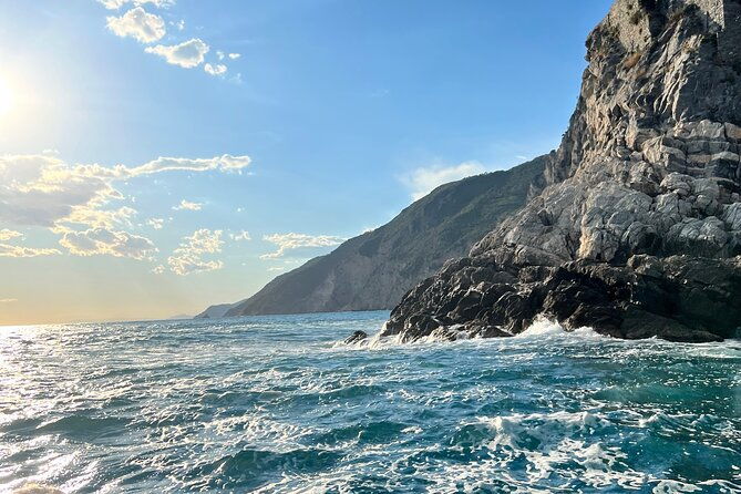 4-hour-guided-boat-tour-with-aperitif-at-sunset-in-spezia