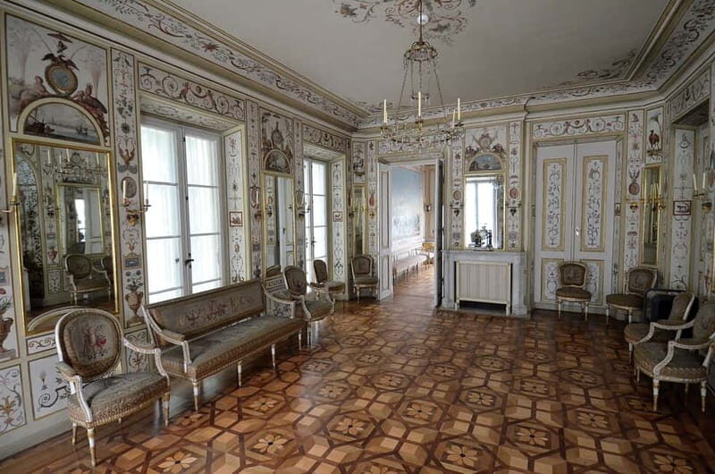 4 hour: Palace of Culture & Science and Lazienki Park - Walking Through Lazienki’s Charms