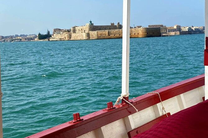 4-hour-private-boat-tour-of-ortigia-island-with-lunch-2