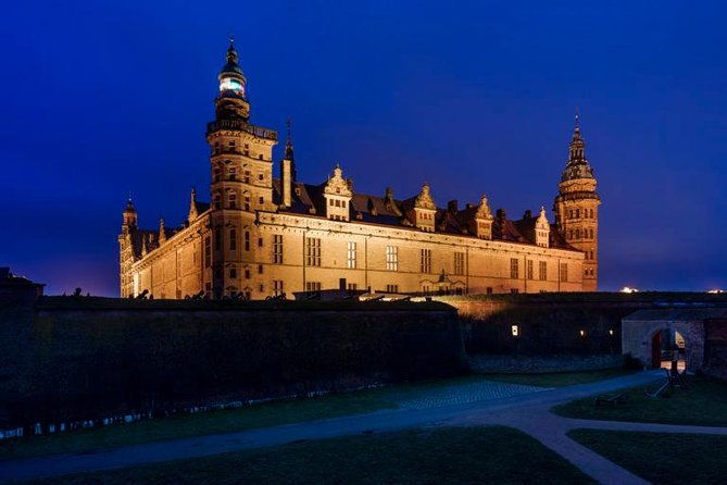4-hour-private-hamlet-castle-tour-from-copenhagen