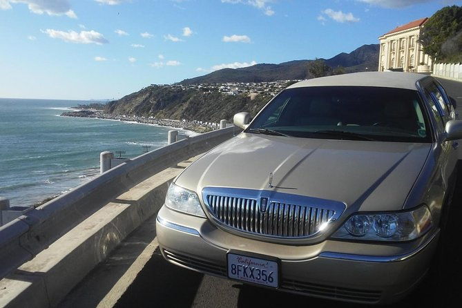 4-hour-private-limo-tour-of-los-angeles-by-a-tv-personality-with-free-drinks