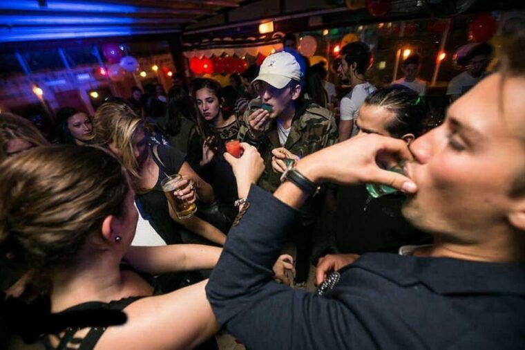 4-hour-shanghai-pub-crawl-bars-nightclub-hopping