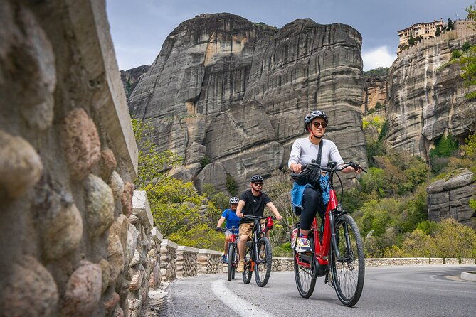 4-hour-tour-morning-highlights-of-meteora-on-e-bike-4