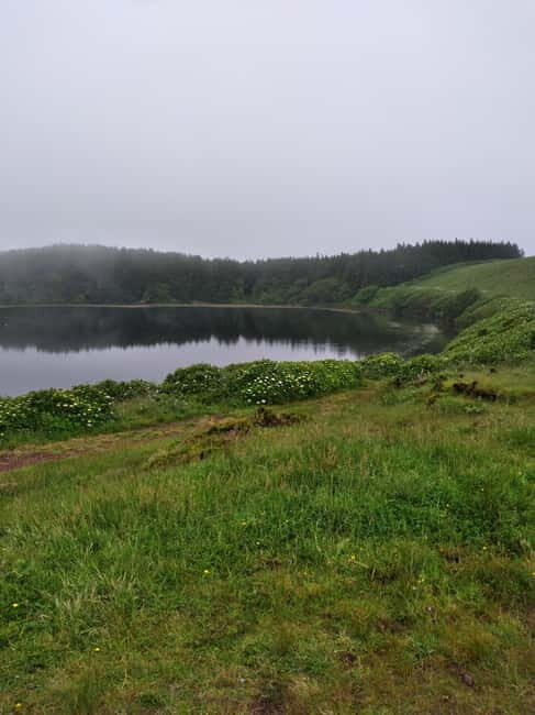 4-hour tour of Flores Island  Lagoons and incredible landscapes - Key Points