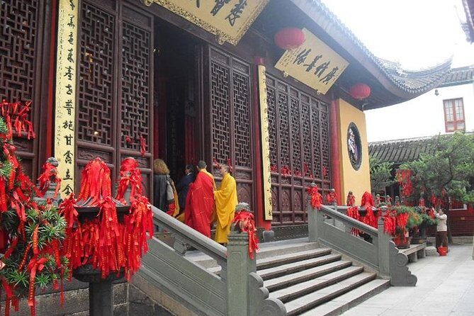 4-HourJade Buddha Temple & Yu Garden Private Tour withTea Tasting - Frequently Asked Questions