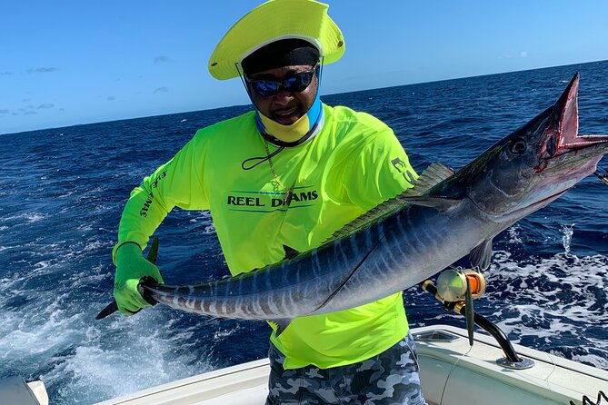 4-hours-38ft-reel-dreams-private-charter-in-nassau