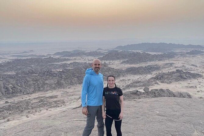 4 Hours Charming Moon Valley Hike Experience in Jeddah - The Journey to Moon Valley: What to Expect