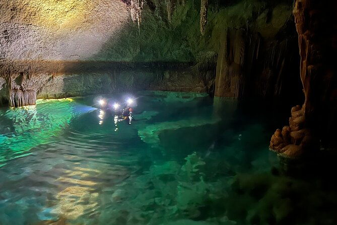 4-hours-enjoying-unique-aquatic-caves-in-mallorca
