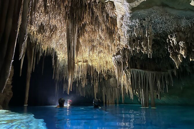 4-hours-enjoying-unique-aquatic-caves-in-mallorca