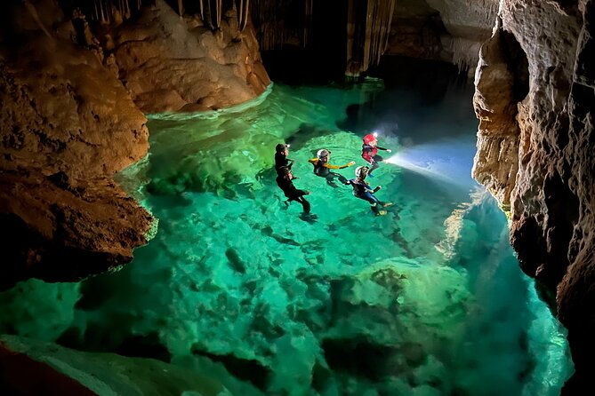 4-hours-enjoying-unique-aquatic-caves-in-mallorca