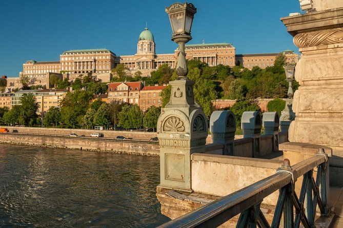 4-hours-long-private-minivan-tour-in-budapest