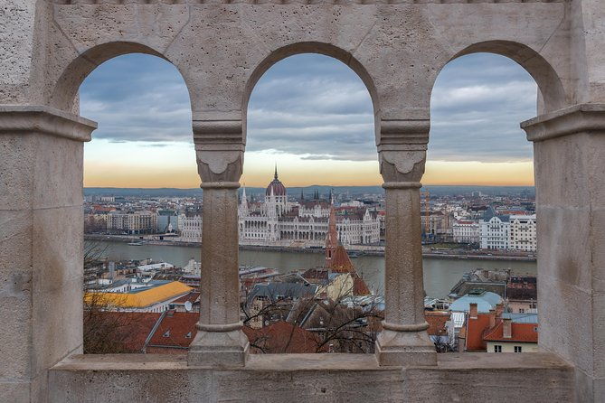 4-hours-long-private-walking-tour-in-budapest