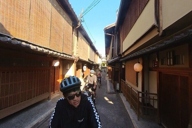 4 hours of E-Bike tour With a Local Japanese in Kyoto city - FAQ