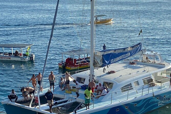 4-hours-party-boat-catamaran-cruise-in-negril