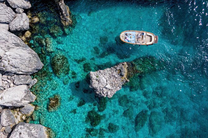 4-hours-private-boat-tour-of-capri