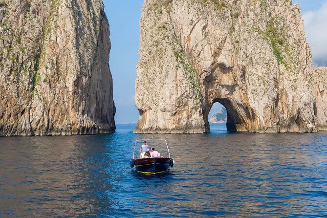 4-hours-private-boat-tour-of-capri