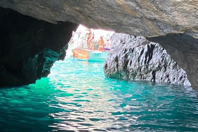 4-hours-private-boat-tour-to-capri-from-sorrento
