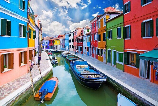 4 hours Private Boat Tour to Murano, Burano with local real guide - FAQ