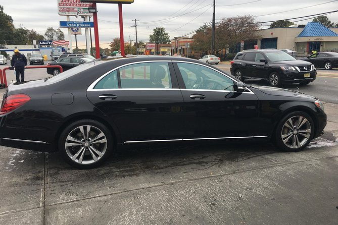 4-hours-private-chauffeured-dc-sight-seeing-tour-suv-sedan