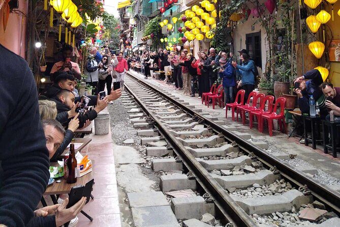 4 Hours Private City Tour with Highligh Train Street - Key Points