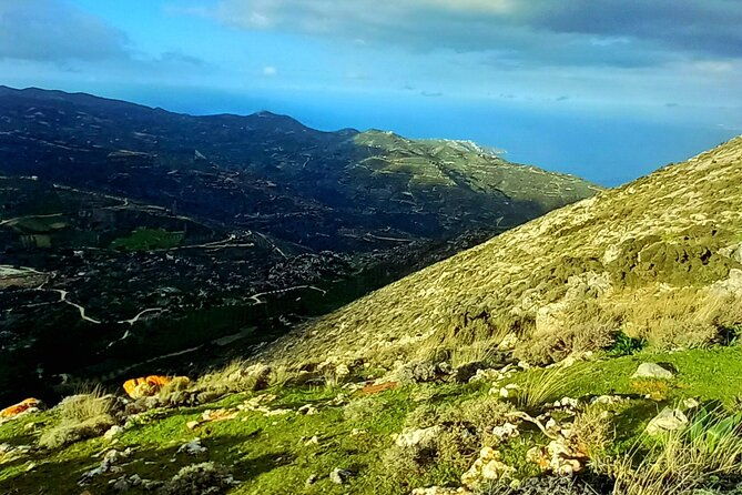 4-hours-private-hiking-on-the-strouboulas-mountain-heraklion